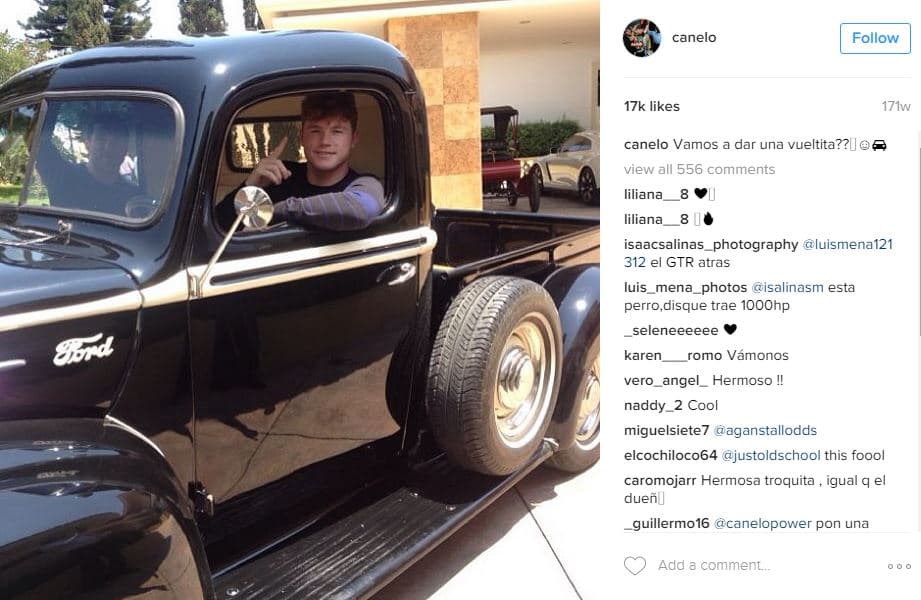 La 
<b>primera generación de la pickup Ford F-Series</b> fue fabricada entre los años 1948 y 1952. En este caso vemos a 'Canelo' conduciendo uno de estos especímenes que ha sido modificado para verse más moderna.