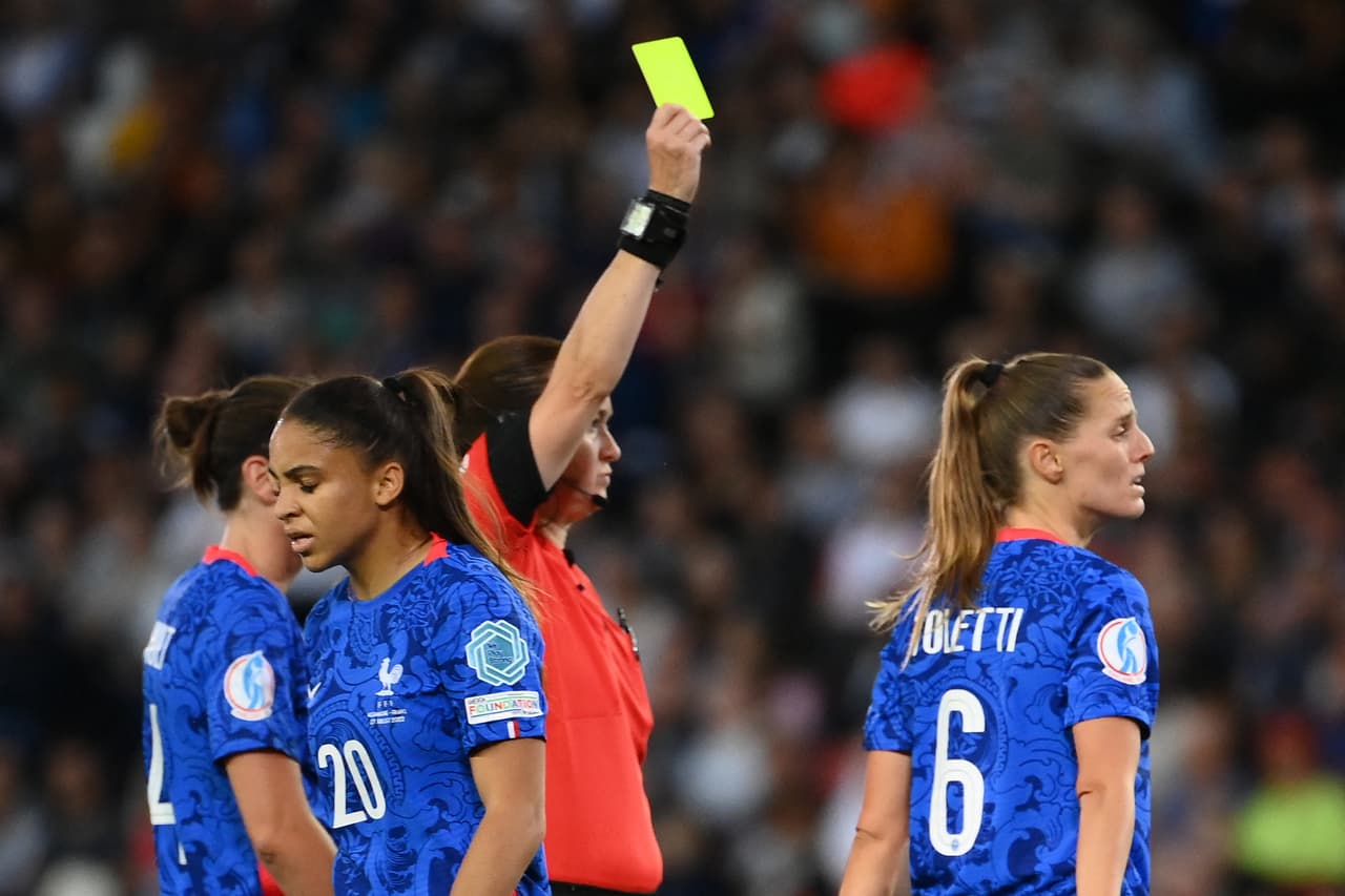 Gracias a un espectacular doblete de Alexandra Popp, Alemania venció a Francia y se metió a la Final en busca de su noveno título de la Euro Femenil. Ahora se verá las caras ante la local Inglaterra.