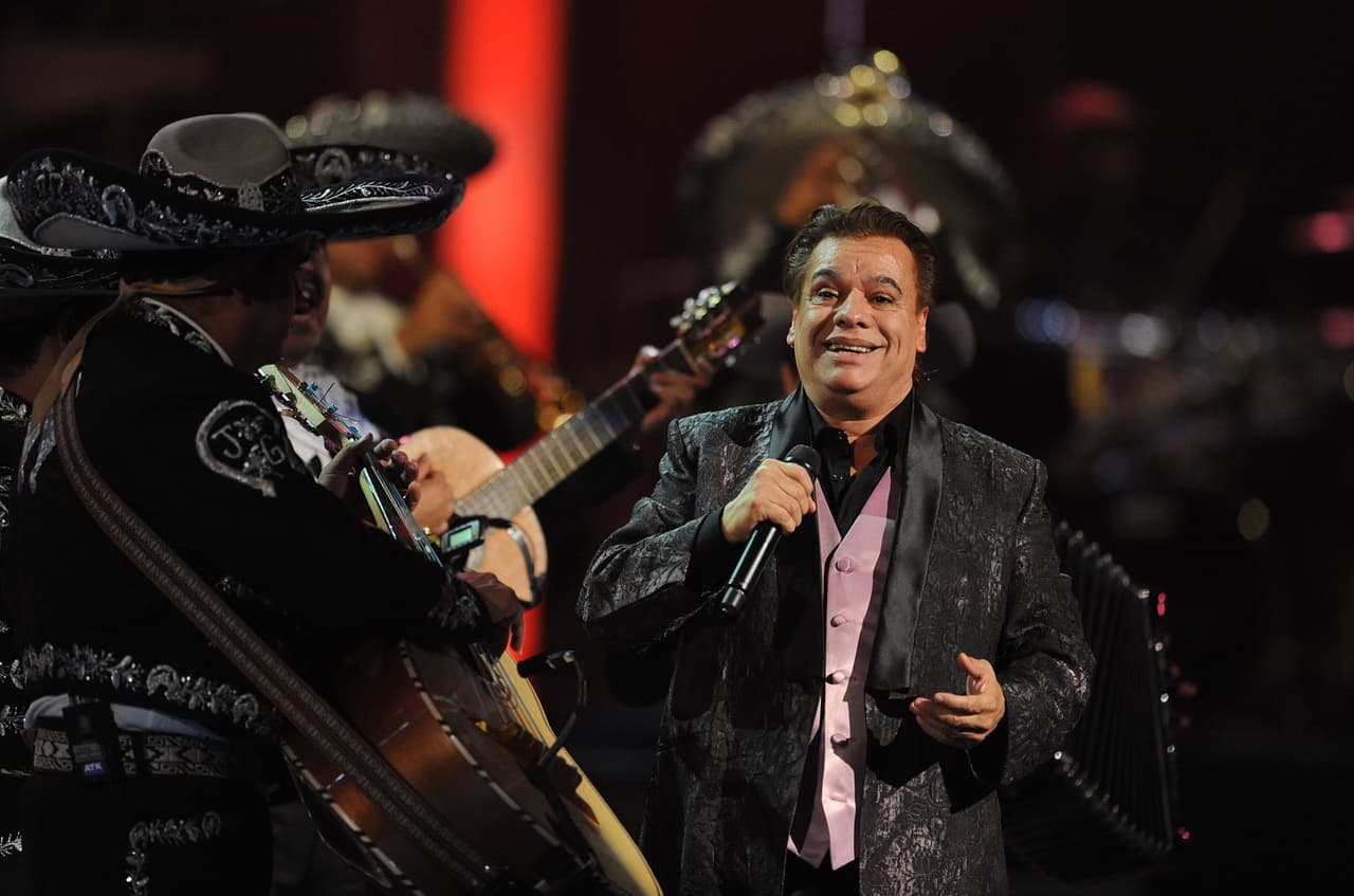Juan Gabriel
<br>Año: 2009