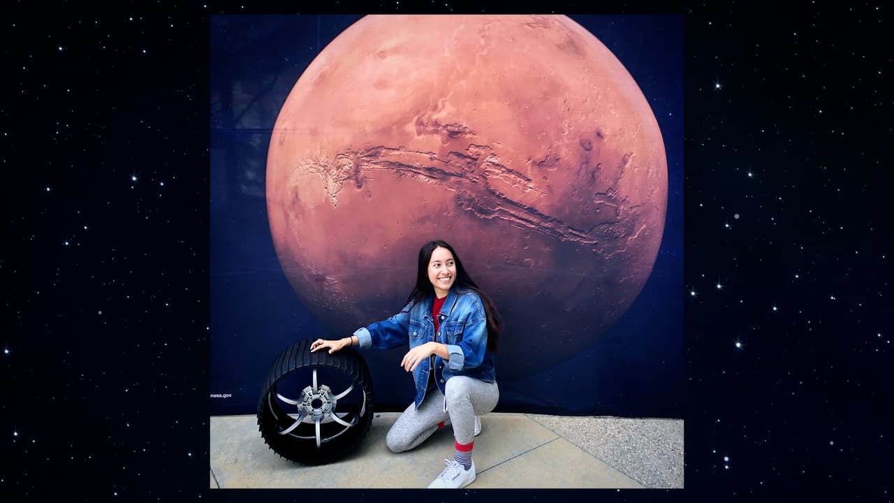 “Estando en la NASA yo era diseñadora de circuitos electrónicos, y también ingeniera de pruebas, yo he trabajado para cinco misiones de la NASA”, dice la hispana.