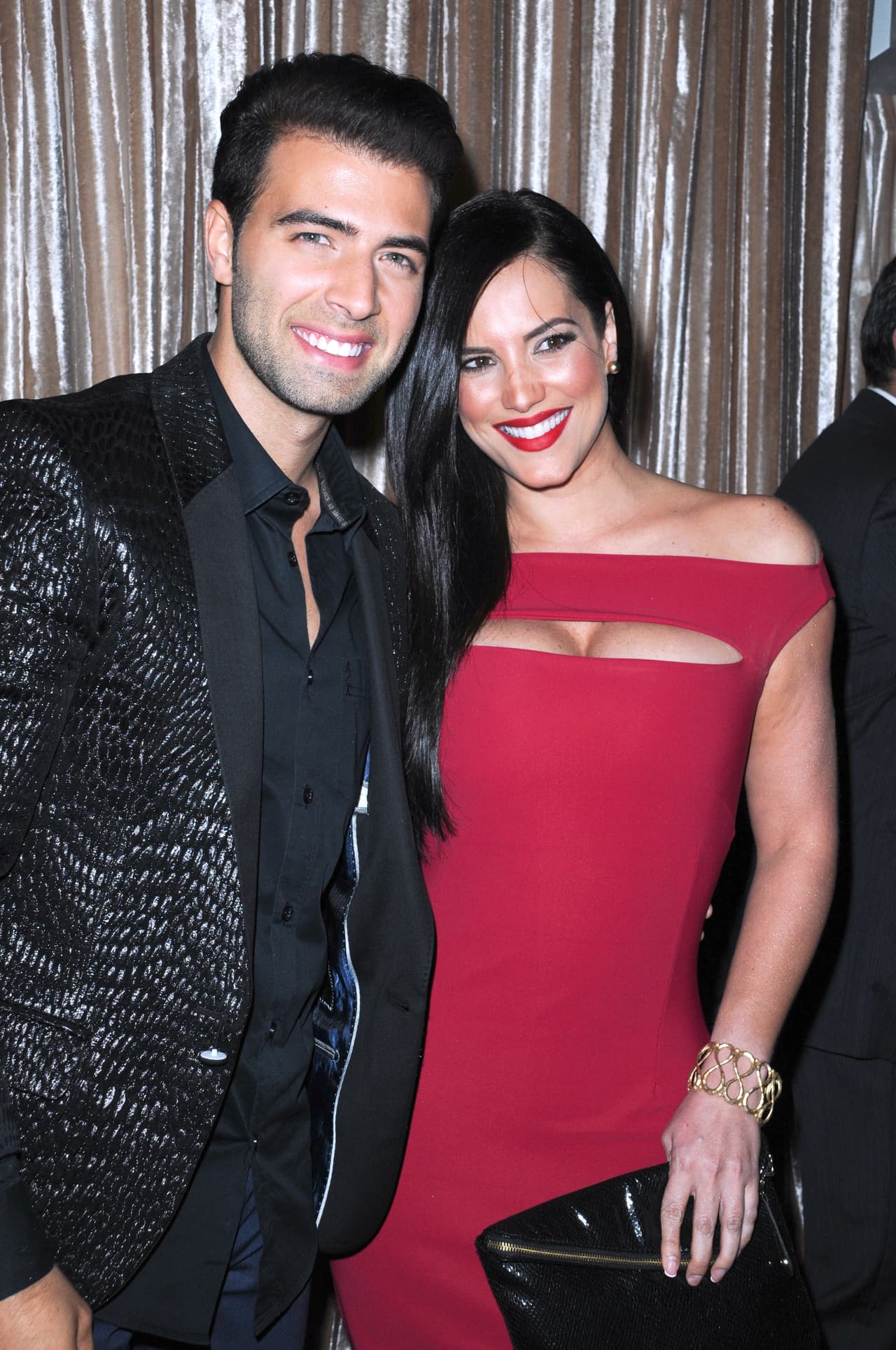 <b><a href="https://www.univision.com/famosos/jencarlos-canela-tendra-un-date-en-casa-de-gaby-espino-pero-no-sera-con-ella-video">Jencarlos Canela</a></b>, quien fuera pareja de Gaby durante 4 años, celebró con Oriana su cumpleaños, pues 
<b>la considera como una hija</b>.
<br>