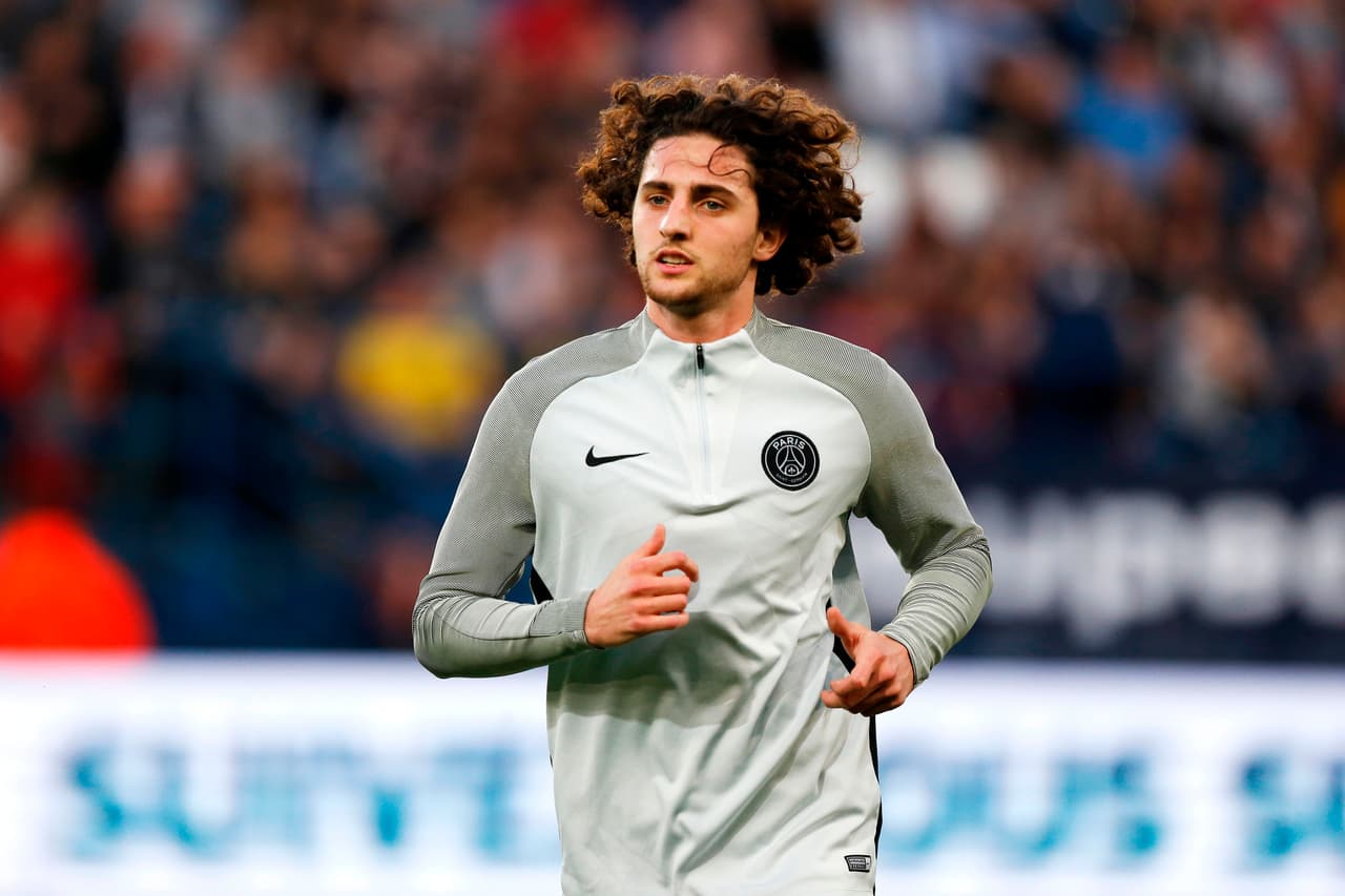 Mediocampista defensivo: Adrien Rabiot (Francia) Javi Martínez (España) Fabinho (Brasil) Radja Nainggolan (Bélgica)