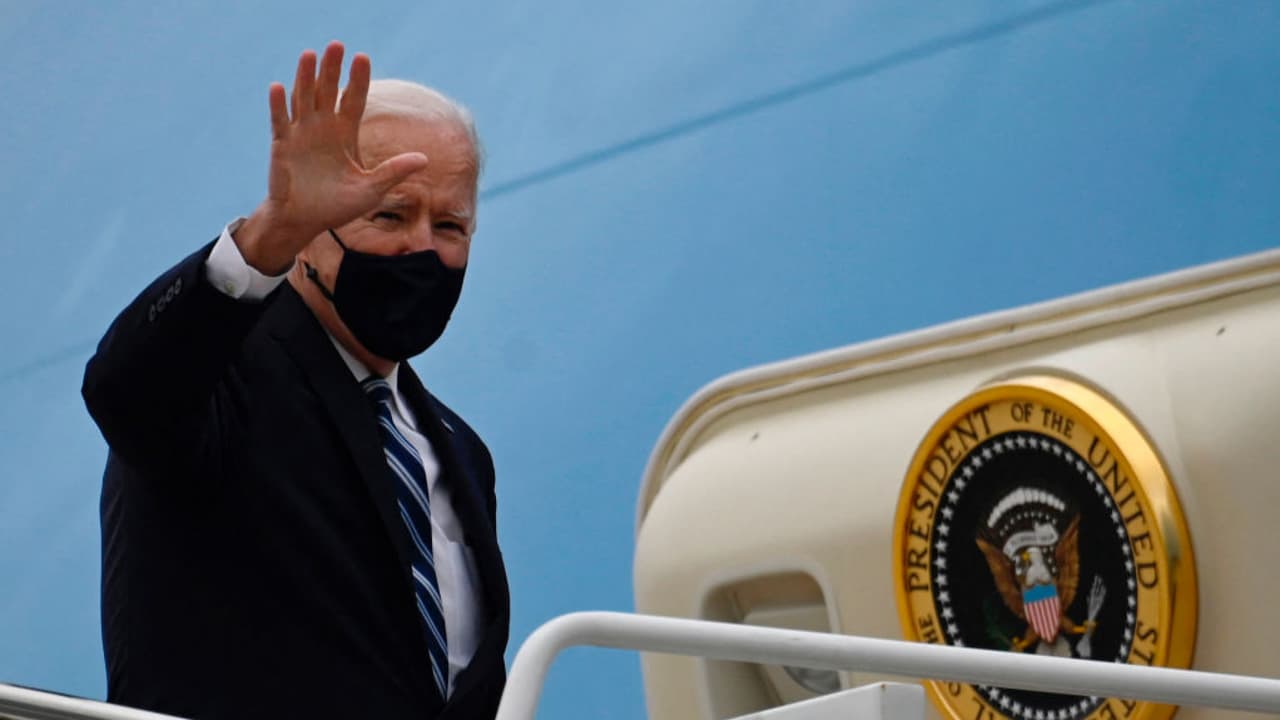 Biden visita área de Chicago para impulsar la vacunación contra el covid-19