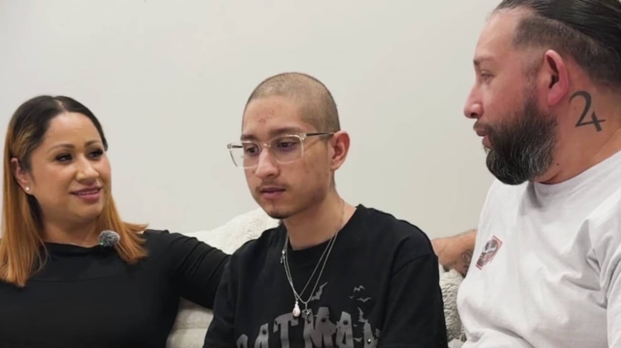 Ni el cáncer le impidió graduarse: Omar, un estudiante hispano que se sobrepone a las adversidades