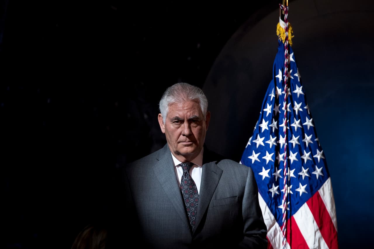 El presidente
<a href="https://www.univision.com/temas/donald-trump"><b>Donald Trump</b></a> anunció el 13 de marzo que
<a href="https://www.univision.com/noticias/politica/trump-despide-a-tillerson-su-secretario-de-estado-quien-sera-reemplazado-por-el-director-de-la-cia"><b>decidió prescindir del secretario de Estado</b>, Rex Tillerson</a>."Mike Pompeo, director de la CIA,
<b>se convertirá en nuestro nuevo secretario de Estado</b>. ¡Hará un trabajo fantástico! ¡Gracias a Rex Tillerson por su servicio!", indicó el mandatario.