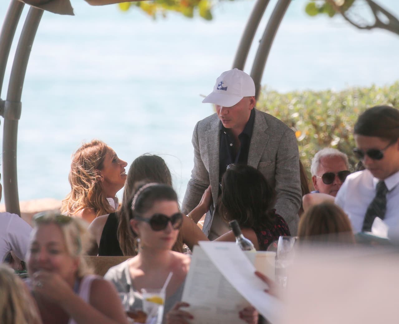 Pitbull le contó a Lili un par de chistes y la Flaca disfrutó la presencia de su amigo hasta el final.