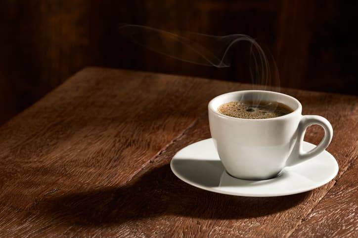 Otro posible beneficio del café: previene la esclerosis múltiple y ayuda a controlar uno de sus peores síntomas