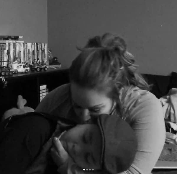 “It's amazing how much you're still impacting and teaching me even though I haven't been able to touch your beautiful face, be hugged in your arms, smell your beautiful scent, or hear you call me a fuck-face in almost five years.”, dice parte del mensaje publicado en Instagram.