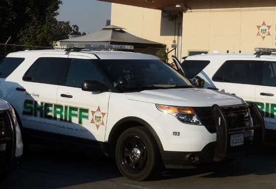 Investigan la muerte de un menor de dos años en una piscina del condado de Tulare