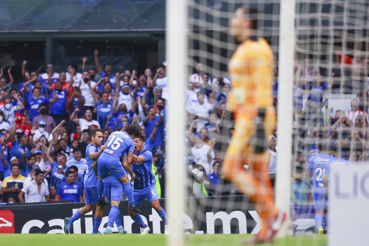 Juan Escobar marcó el 1-0 y le daba el pase a su escuadra.