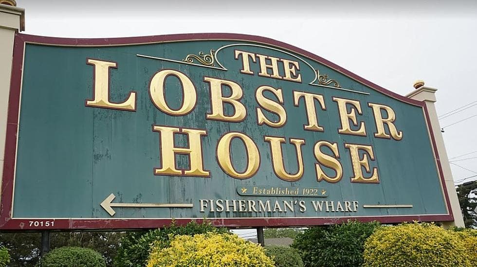 Los Spressler cenaron por primera vez en el restaurante conocido por las vistas espectaculares que los comensales obtienen mientras comen en el interior o en el muelle hace exactamente 34 años. Visitaron Lobster House por primera vez el fin de semana del Día del Presidente en 1987.
