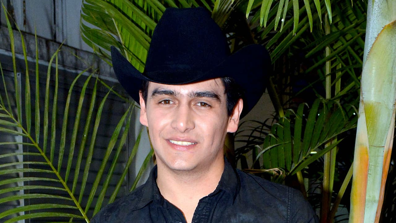 "No me meto en sus problemas, ni de mi nuera, porque la quiero mucho y amo a mi hijo", dijo, "me encanta verlos juntos, tienen un niño precioso, y 
<b><a href="https://www.tvynovelas.com/mx/famosos/maribel-guardia-a-su-hijo-julian-lucha-por-tu-matrimonio/" target="_blank">ojalá puedan sacar adelante su matrimonio</a></b>, le pido a Dios todos los días por eso". 
<br>