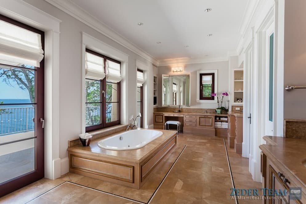 El nombre del comprador no está aún disponible en los registros de propiedad.