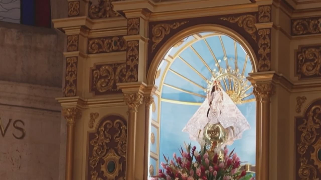 "Que nos dé paz": fieles celebran el día de la Virgen de la Caridad del Cobre por las calles de Cuba
