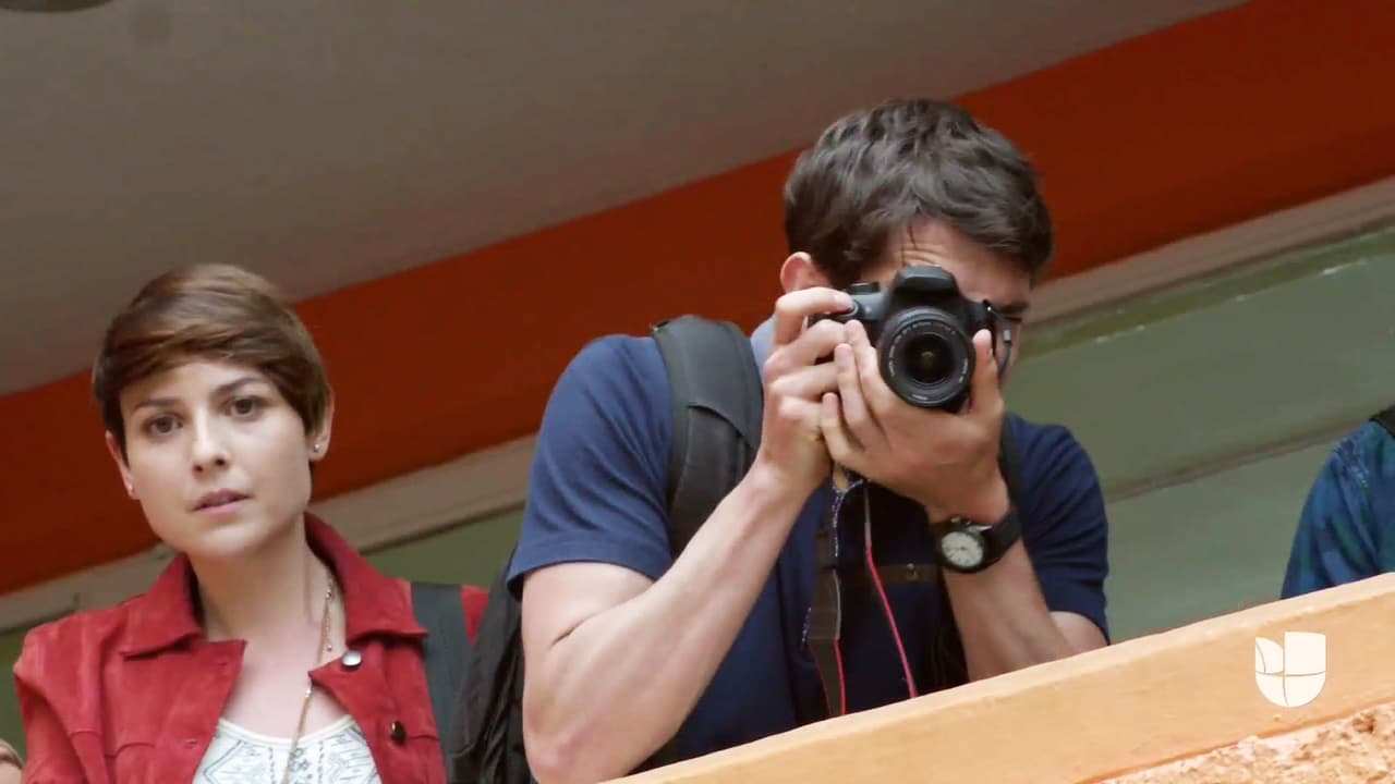 Con su cámara captaba la fascinación por la que ella lo había atrapado.