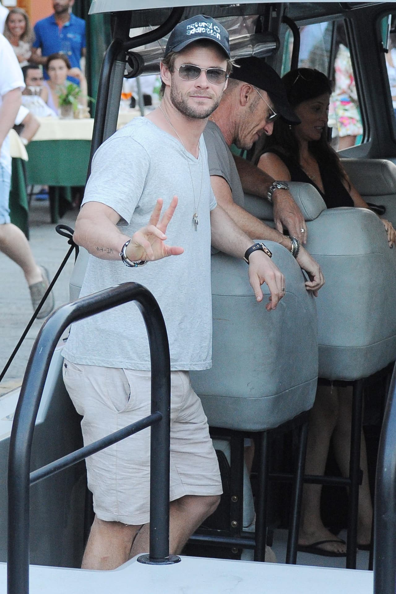 ¡Y hasta saludó a las cámaras!