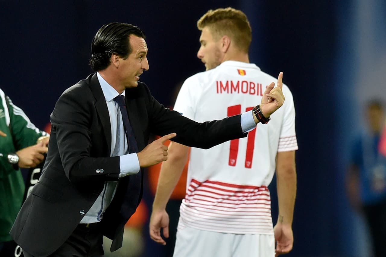 11 Ciro Immobile – El delantero italiano entró en el minuto 80 y fue clave en la jugada del empate a cuatro que propició el alargue, tras dar un perfecto servicio a Konoplyanka. Montó algunos contragolpes, cuando el Sevilla más necesitaba salir hacia arriba. Tuvo mucha efectividad para los escasos minutos en los que participó. Calificación: 7.