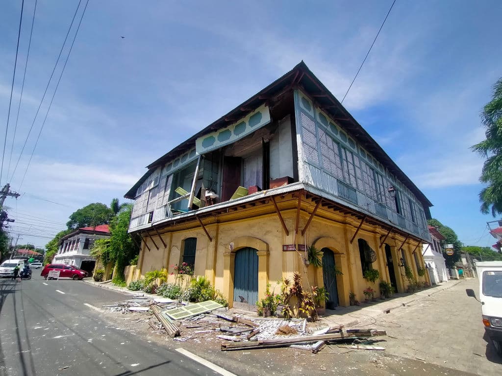 Una casa parcialmente dañadas tras el terremoto en Vigan city, al norte de Manila.