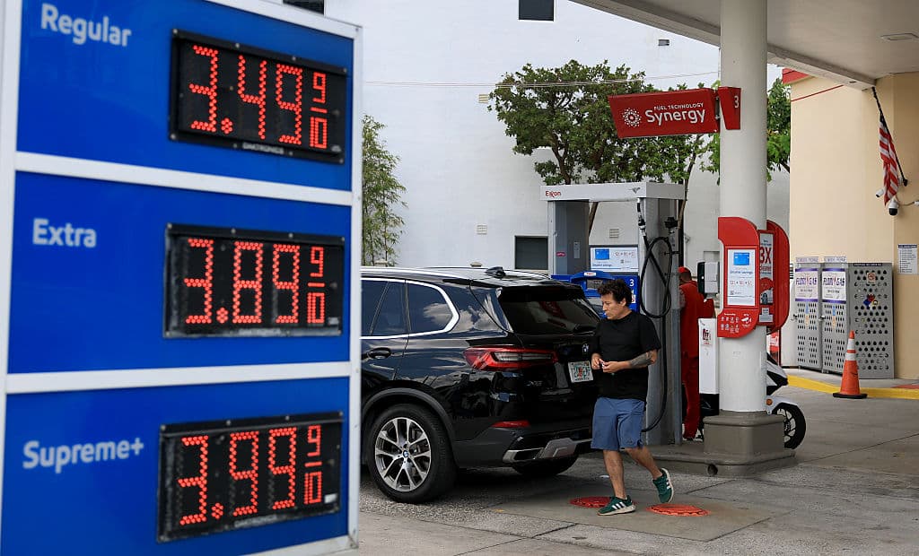 <b>Comparación interanual</b>: El precio de la gasolina es
<b>46 centavos más bajo </b>que en el Memorial Day de 2024.