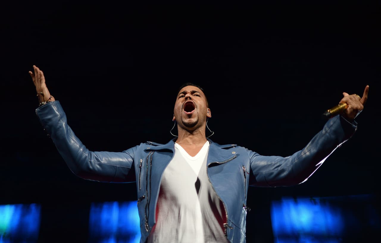 En el 2014, sobre 40 años después de que Fania All-Stars hiciera historia, el querendón de El Bronx, Romeo Santos, rompió récords con tres shows vendidos el condado que lo vio crecer.
<br>
