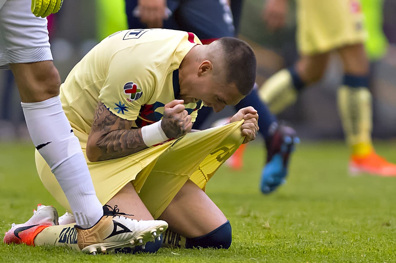 Junto con el cuerpo médico del América, Castillo consiguió una recuperación muy rápida por lo que logró regresar a las canchas en la jornada 15 donde anotó un gol en la victoria 2-0 sobre el Puebla.