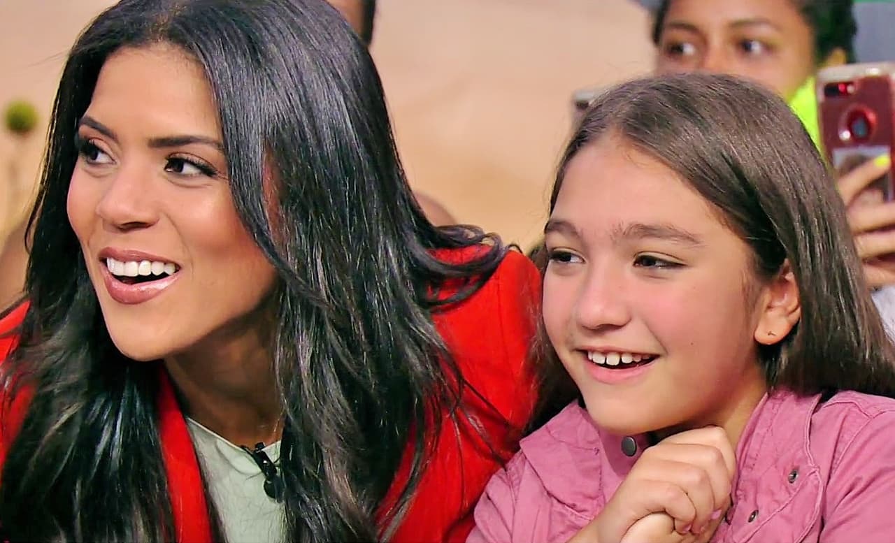 Francisca la invitó a que los abrazara y les dijera unas palabras. “Tócalos, son reales”, expresó la conductora dominicana al ver a Vanessa congelada e incrédula.