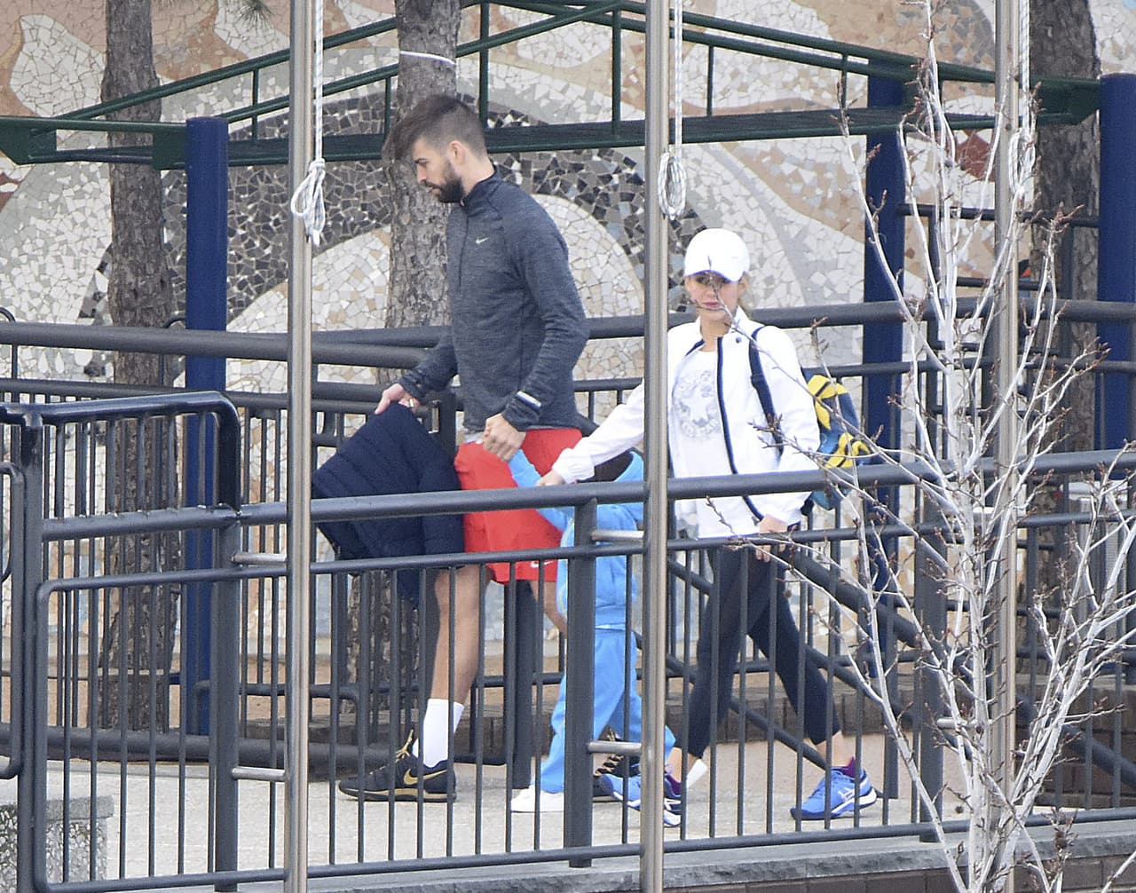 Muy tempranito sus papis lo llevaron a la escuela.