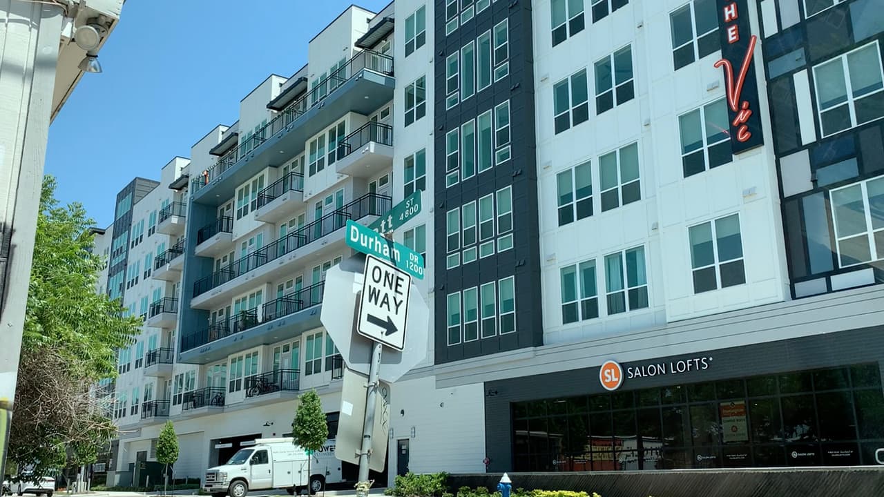 Según explica Rodríguez, el promedio de renta por un departamento de una recamara en Houston es entre $1,200 a $1,300 y de dos recamaras de $1,500 en adelante.