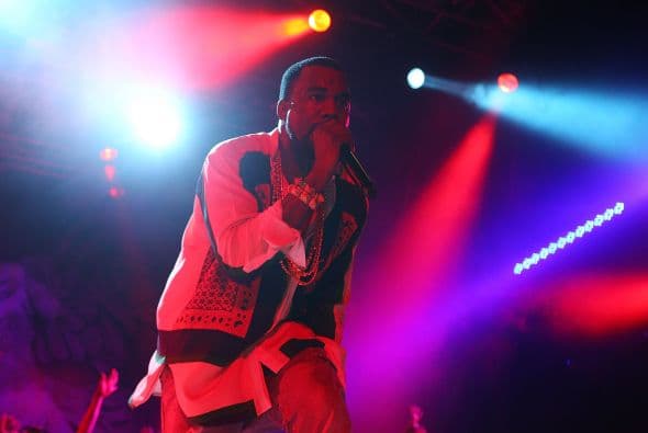 Kanye en este momento se encuentra esperando su segundo hijo al lado de Kim Kardashian.