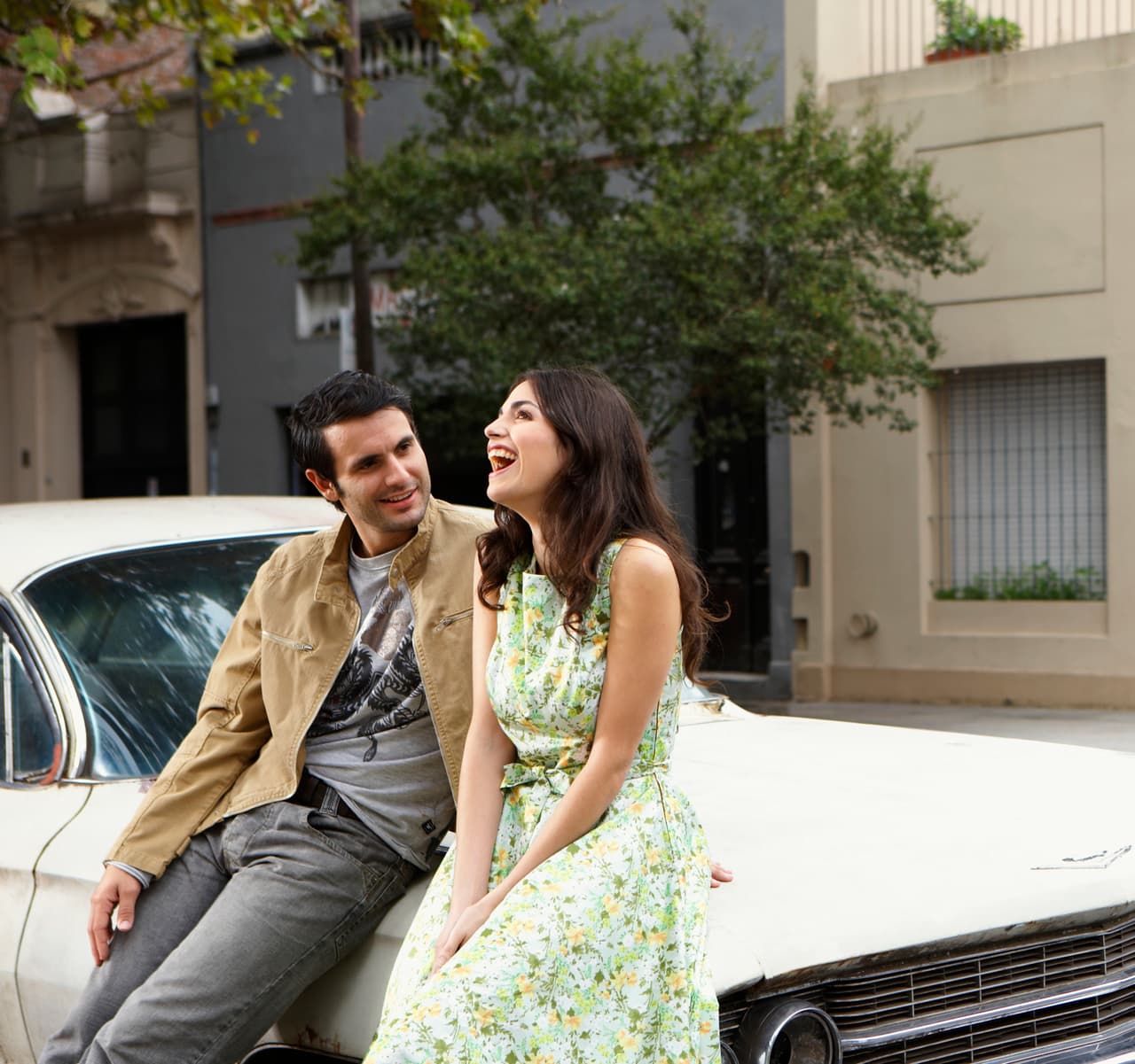 Es importante que escuches más tu corazón, atiendas tu intuición y si “algo” interiormente te dice que debes ir un lado determinado no desoigas ese llamado de tu sexto sentido que te puede conducir al sitio donde te espera el amor, sobre todo si ahora estás sin una pareja estable y buscando esa persona con la cual quieres compartir tu tiempo y tu alegría.