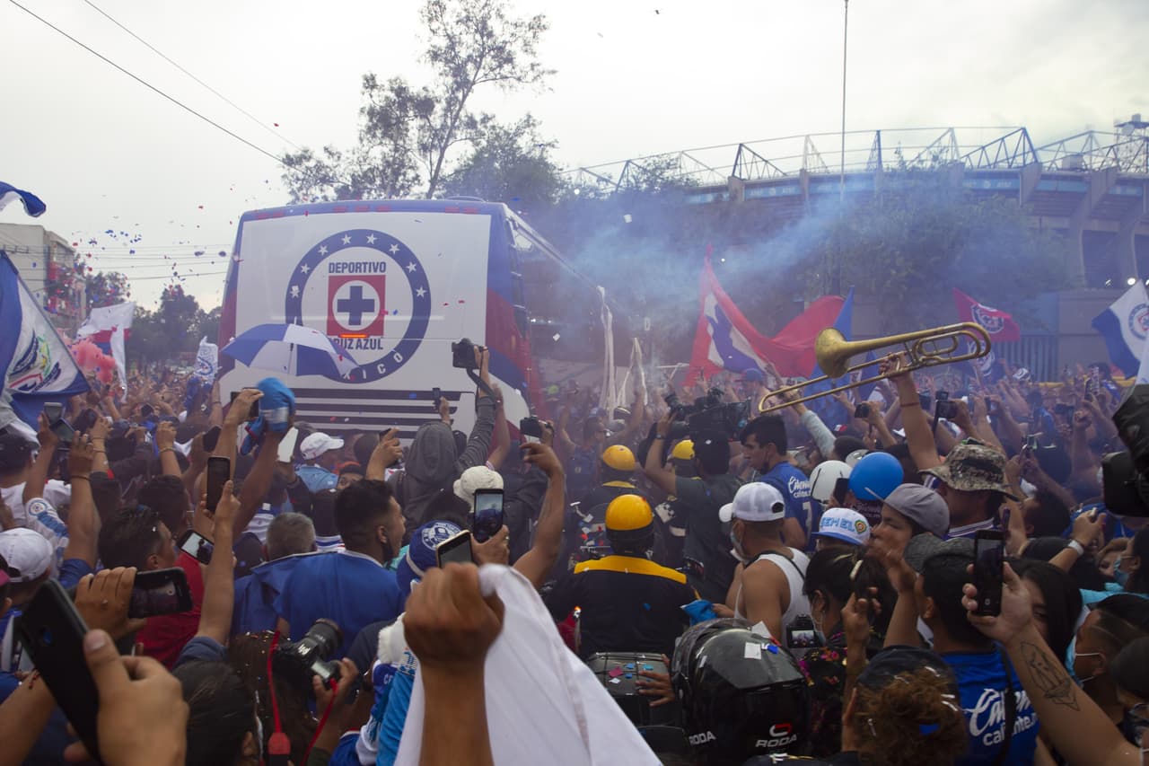 El recibimiento de la gente al Cruz Azul fue espectacular.