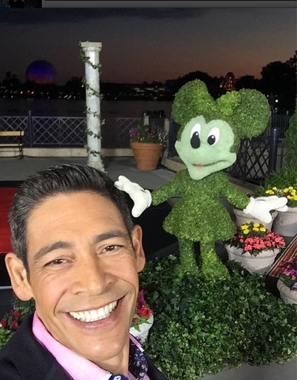 '#buenosdías hoy amanecí en un lugar mágico. No te pierdas @despiertaamericatv para que veas donde estoy @univision #DA18Aniversario #Epcot', compartió Johnny. (Mayo 1, 2015)