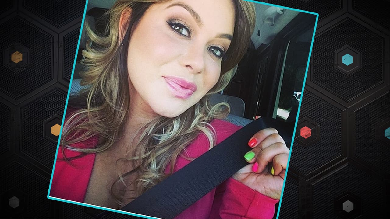 Chiquis es una profesional haciendo la pose del 'duck face' y subiendo las imágenes a sus redes. La razón es que además de ser fan No. 1 del maquillaje, promociona la colección de labiales de su línea de cosméticos Be Flawless. Los tienes en nude, fucsia, rojo y más, ella los modela todos.