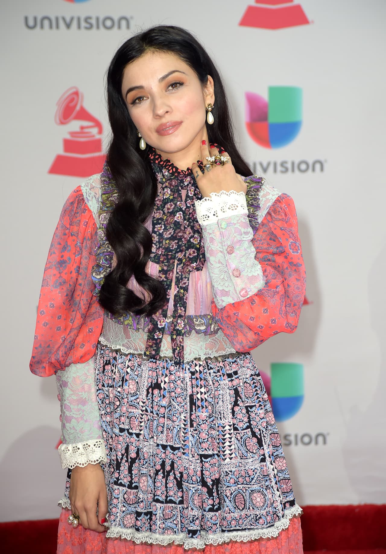 Es considerada una de las artistas más versátiles. Su voz y diversidad de ritmos en su música llevan un toque de ska, bolero y flamenco.