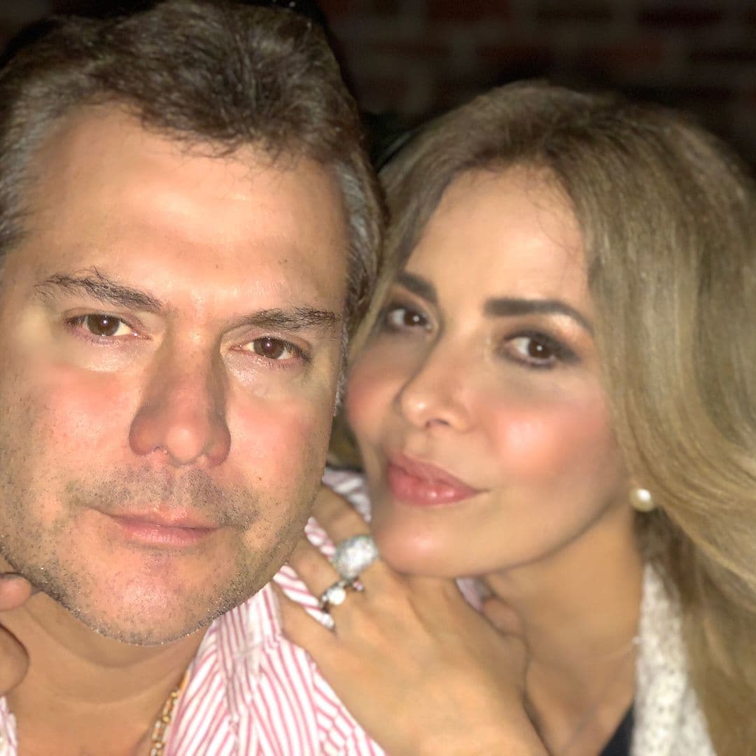 A pesar de las críticas y especulaciones, la pareja ha sabido salir adelante, gracias al amor que se tienen.