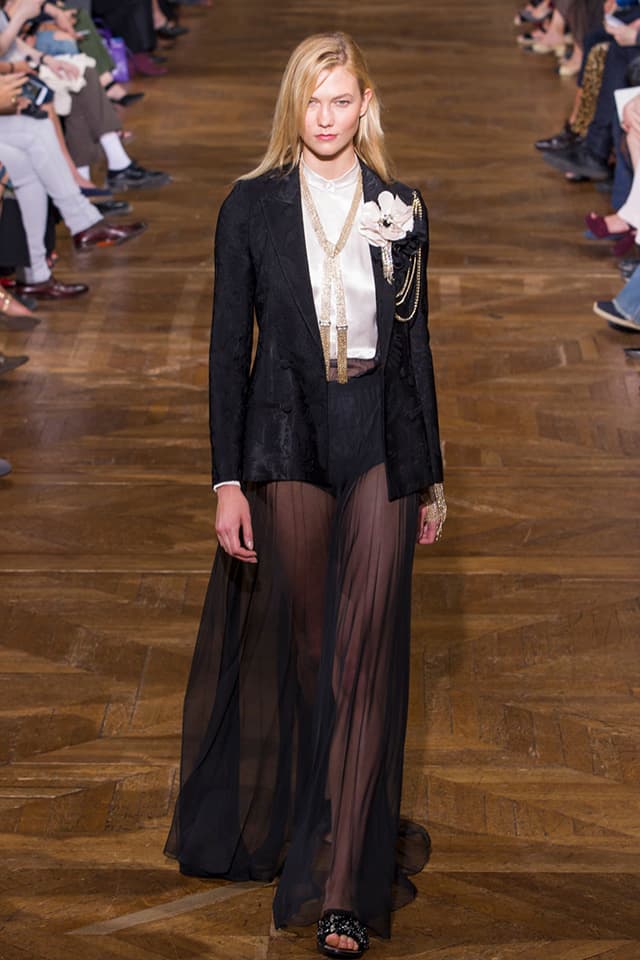 Descubre la colección primavera – verano 2017 de Lanvin aquí.