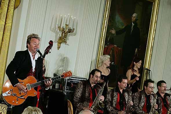 Y cerrando las 20 giras más exitosas del momento, Brian Setzer Orchestra, con sus $113,454 y boletos a $53.92 de media.
