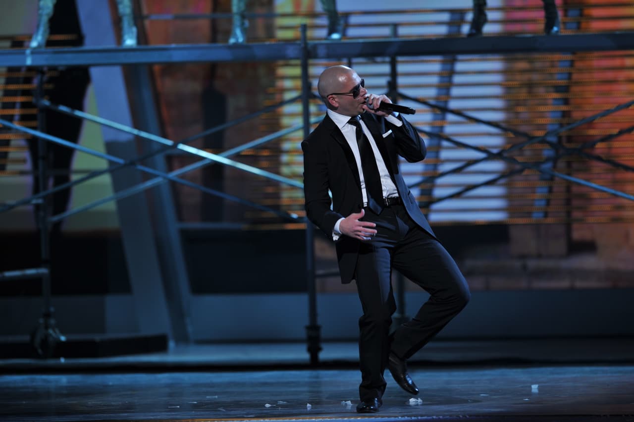 El reggaetonero de origen cubano se coronó esa noche como el Artista del año en la categoría Urbano, superando a sus rivales entre los cuales se encontraban Daddy Yankee, Don Omar y Wisin & Yandel.