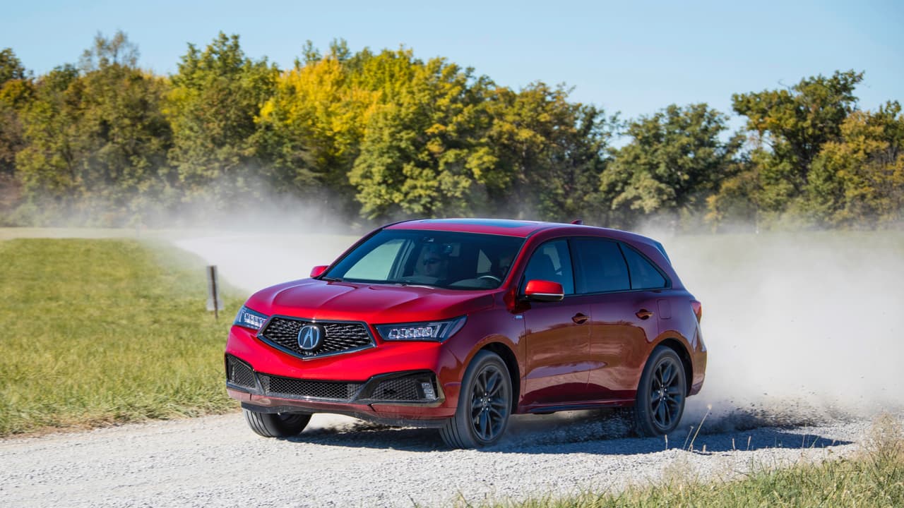 Jaime Gabaldoni nos dice: "En cuanto a seguridad, la MDX A-Spec 2019 demostró un gran trabajo frenando espontáneamente. Durante nuestra etapa de regreso un conductor decidió invadir el carril izquierdo (alta velocidad) en el que nosotros nos encontrábamos. Mi reacción fue pisar el pedal de frenos lo más fuerte posible y su trabajo fue bastante efectivo y el vehículo mantuvo la cordura durante este momento de stress."