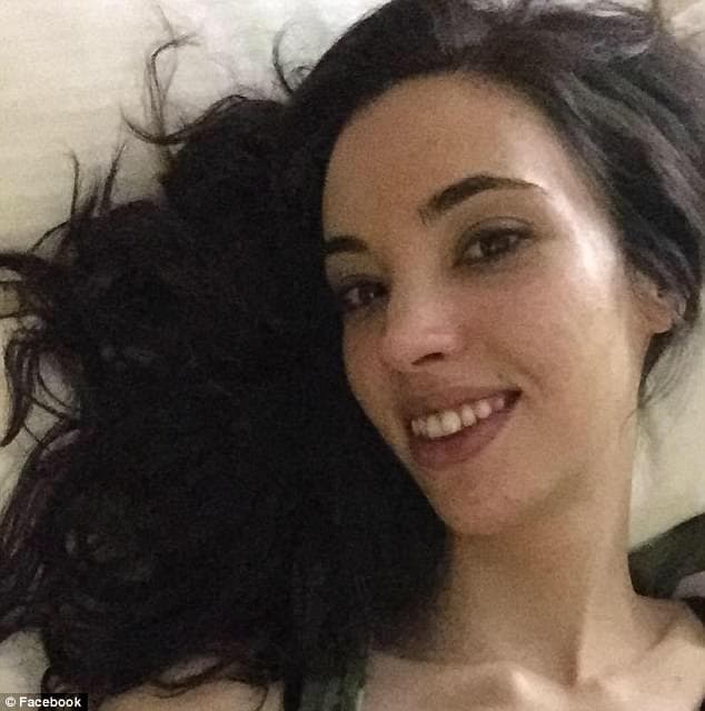 Esta joven orinó en la bandera de EEUU y ahora está recibiendo amenazas de muerte