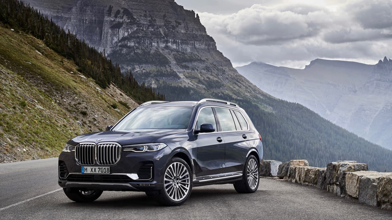 BMW pone a la disposición de los compradores de la nueva X7 un
<b>menu de motores</b> que consiste de dos opciones.