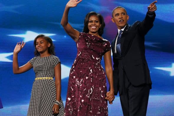 La primera dama siempre se ocupa de la salud, disciplina y éxito de sus hijas, antes que de la política, aunque en ambas tareas se saca un 10. Ha demostrado que además de ser una profesionista exitosa, madre dedicada y luchadora incansable, es una icono de moda y 'glamour'. Sin duda, ella es ejemplo y motivación para muchas madres que deben ser líderes, fuera y dentro de casa.