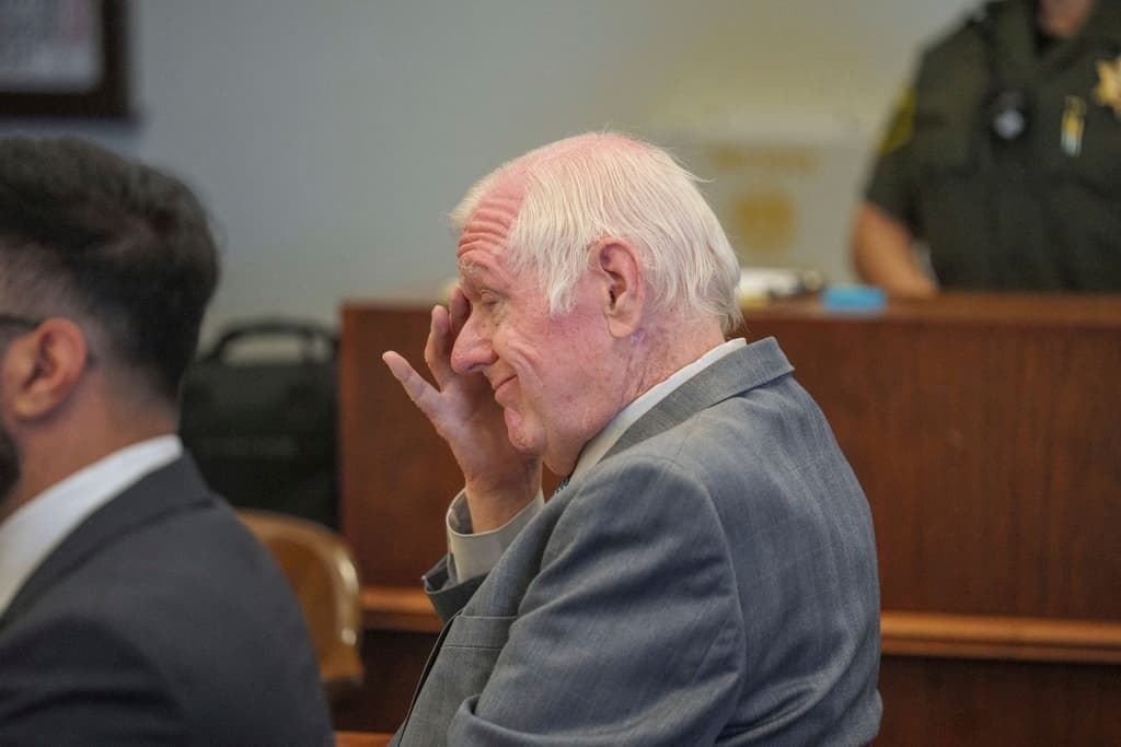 Año y medio más tarde, Jeffrey Ferguson espera por el veredicto del jurado en el caso por asesinato en su contra.