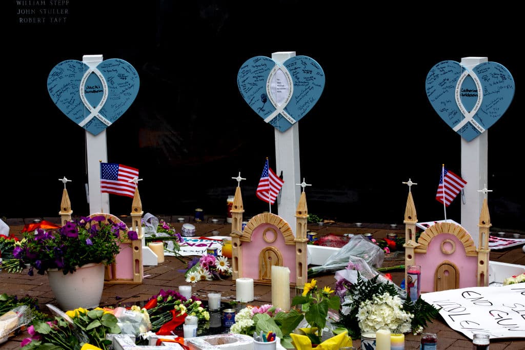 ¿Es probable que enfrente cargos el padre del presunto atacante de Highland Park? Esto dicen expertos en procesos penales