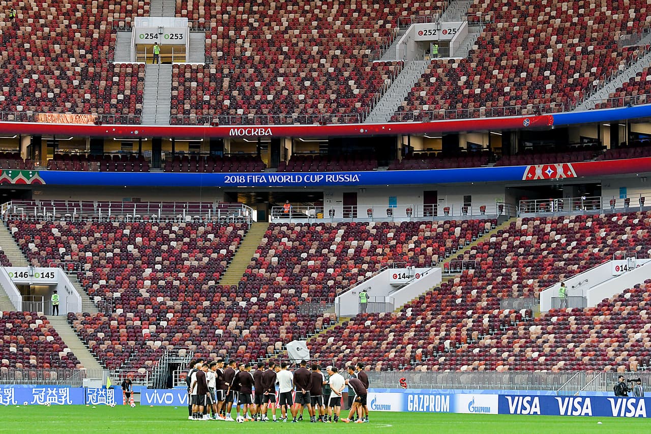 Es un recinto que se inauguró en 1956 pero que ha sufrido, desde entonces, una metamorfosis para ser lo que es hoy: un cómodo y moderno estadio que alberga a 80 mil espectadores en la capital rusa.