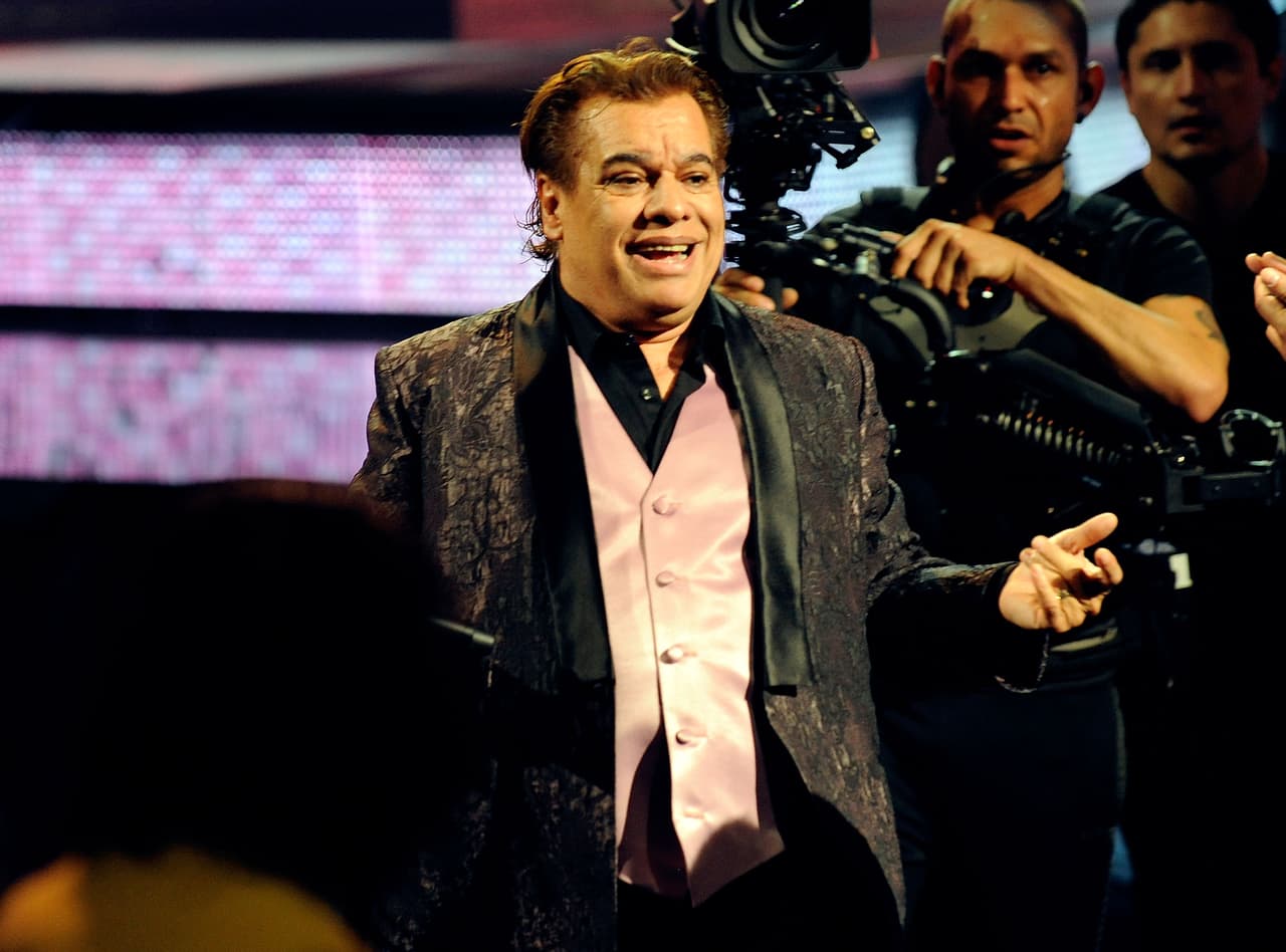 Pero el corazón noble de Juan Gabriel no es el único entre los músicos latinos, ya que hay varios que se han sumado a diversas causas.