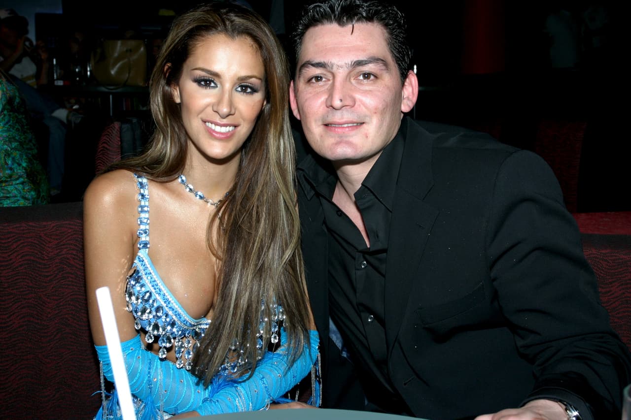 La relación de 
<b>Ninel Conde y José Manuel Figueroa</b> comenzó en 2003. Además de su romance, hicieron una colaboración musical en 2004 al cantar el tema 'Callados', incluido en el primer disco de la también actriz. La producción estuvo nominada en la categoría Mejor Álbum Grupero dentro del GRAMMY Latino.