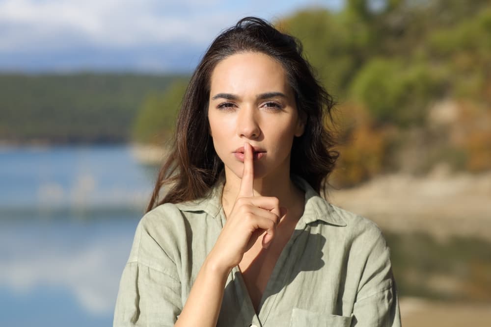 Tu discreción será tu arma de guerra y la que te ayudará a salir adelante combatiendo cualquier negatividad, estás como una esponja y las esponjas absorben tanto lo bueno como lo malo; unas horas que te servirán para reencontrarte contigo mismo.
<br>