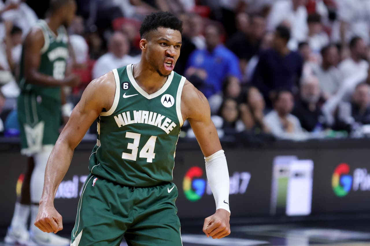 ¿Deja la NBA? Giannis se postula para ser portero en Arabia Saudita