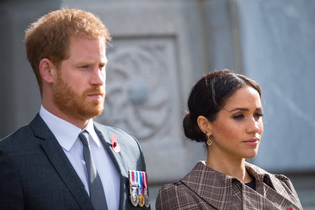 "Pero es difícil lo que está pasando. Y creo que ella se
<b><a href="https://www.univision.com/famosos/comparan-demanda-de-meghan-markle-con-la-que-interpuso-lady-di-hace-25-anos-es-una-carta-muy-intima-muy-sensible-video" target="_blank">merece algo mucho mejor</a></b>", sentenció.